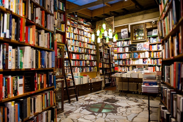 Nội thất tại Shakespeare and Company 