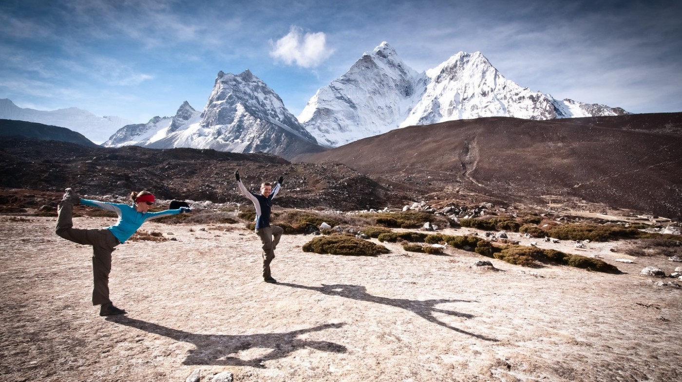 Йога в гималаях. Йоги в Гималаях. Ретрит в Гималаях. Йога тур Непал.