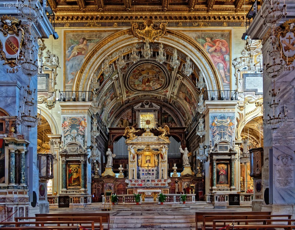 Nhà thờ Santa Maria ở Aracoeli - Trip14.com