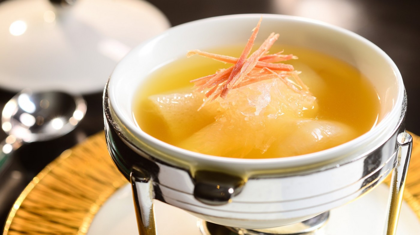 Hãy thử món súp yến sào tại Nam Sing ở khu phố Tàu