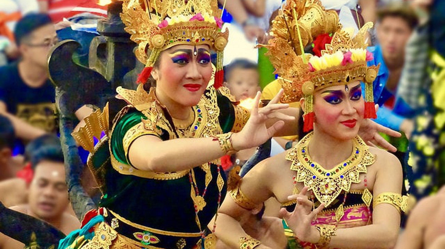 Waria: cuộc sống của cộng đồng LGBT ở Indonesia