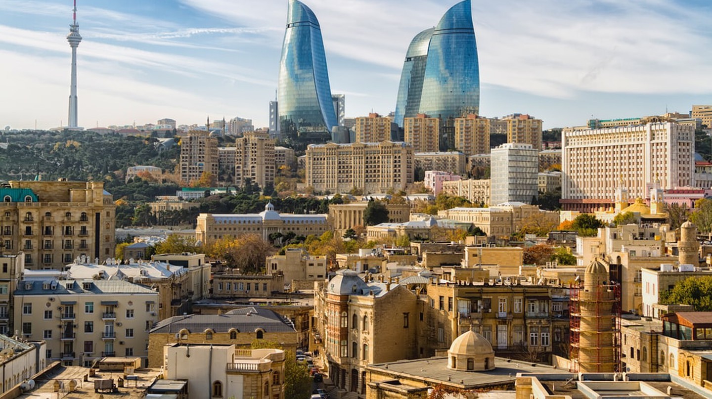 Đi lại ở Baku thật dễ dàng bằng tàu điện ngầm hoặc Uber | © Milosz Maslanka / Shutterstock