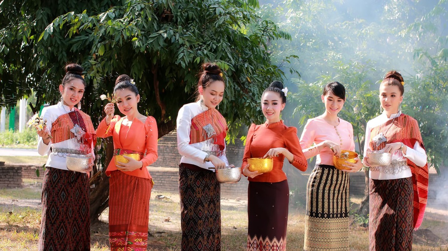 Chut Thai: Trang phục truyền thống của Thái Lan qua các thời kỳ