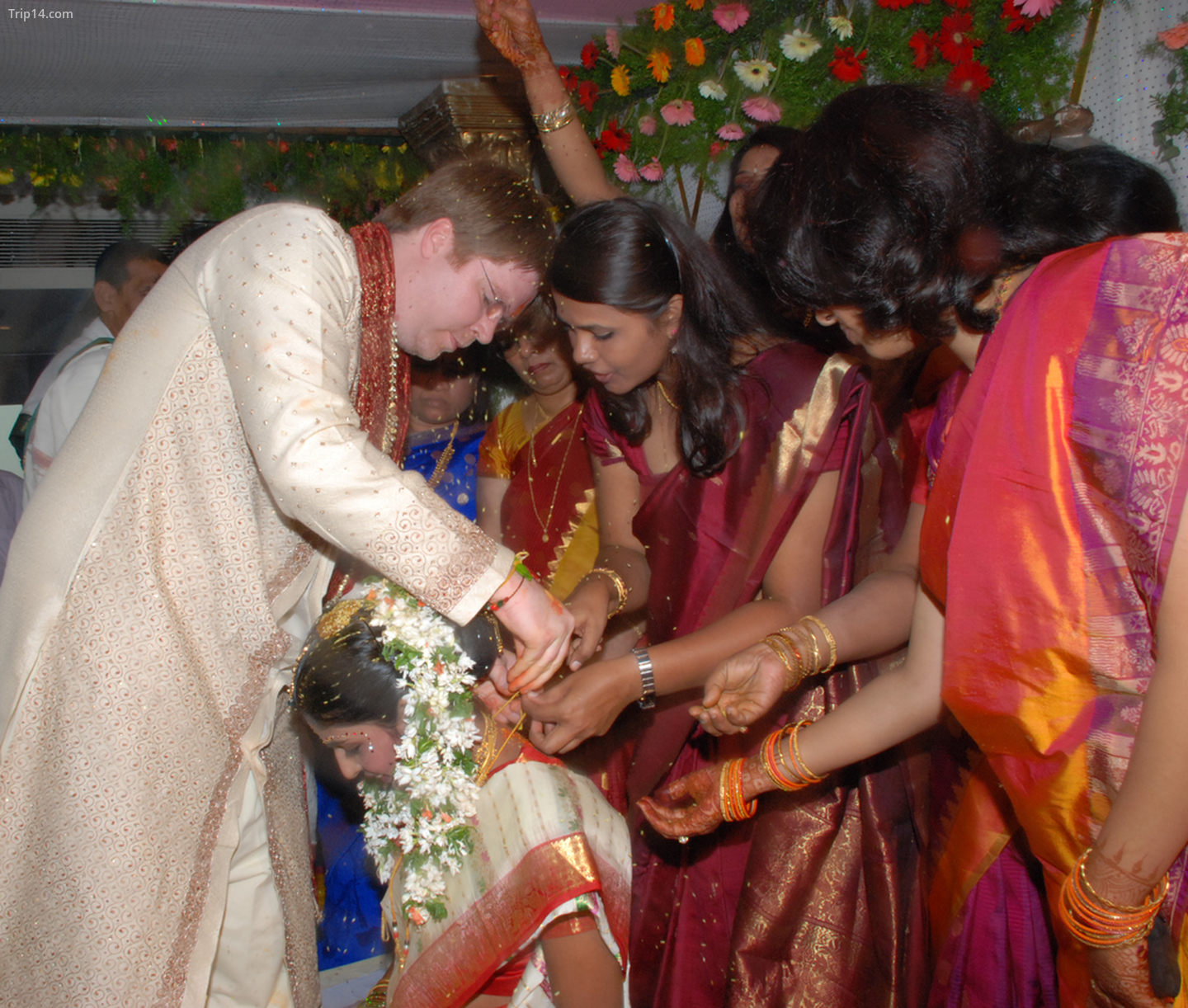 Lý do phụ nữ Hindu đã kết hôn phải đeo Mangalsutra - Ảnh 1