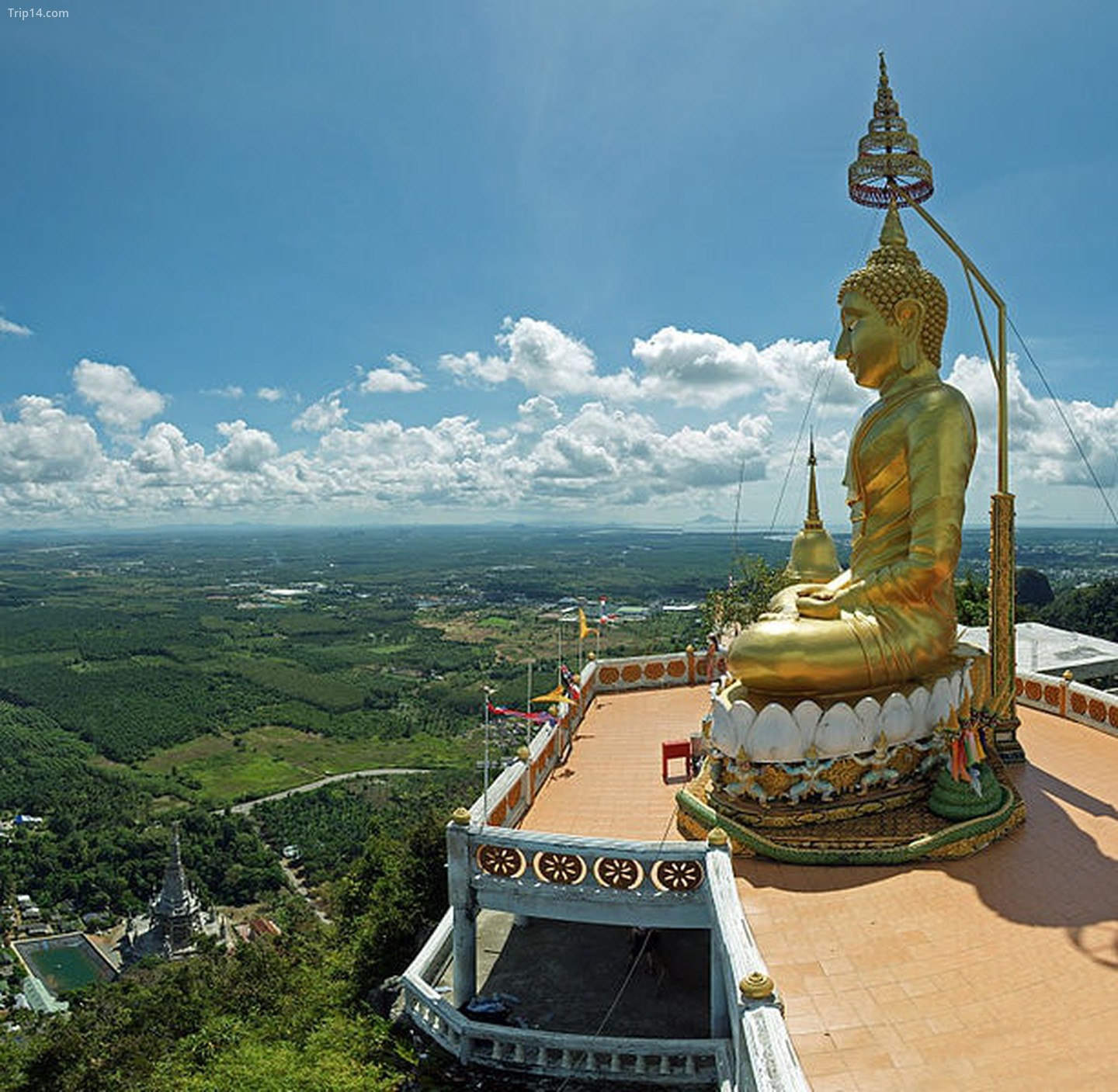 Đền Phật ở Hang Cọp ở Krabi