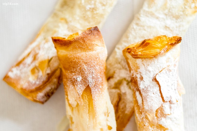 Bánh ngọt truyền thống Bồ Đào Nha từ Sintra được gọi là travesseiro, Bồ Đào Nha - Trip14.com