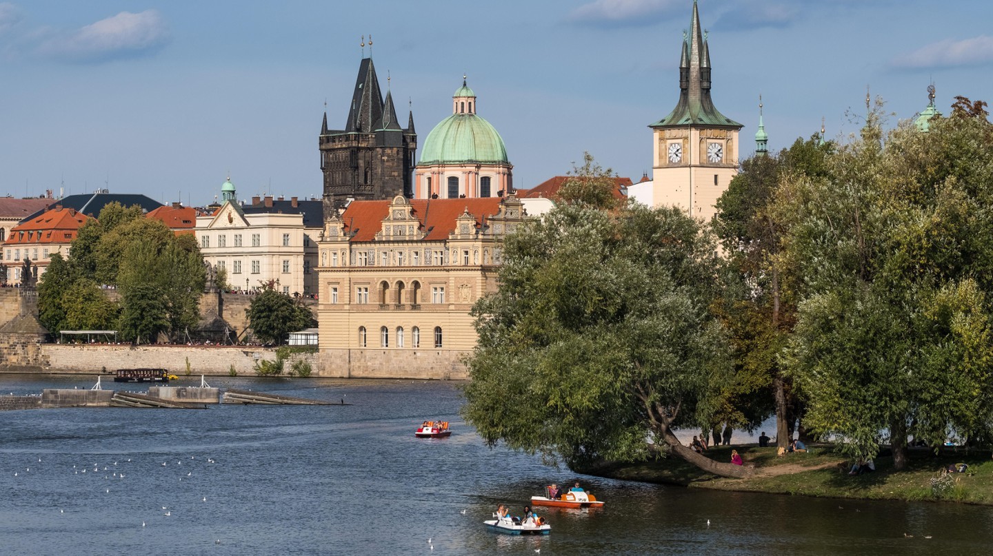 Prague là nơi có nhiều di tích lịch sử và các điểm tham quan hiện đại | © Digital-Fotofusion Gallery / Alamy Stock Photo