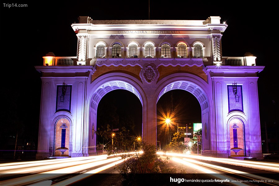 Arcos Vallarta Guadalajara - Trip14.com