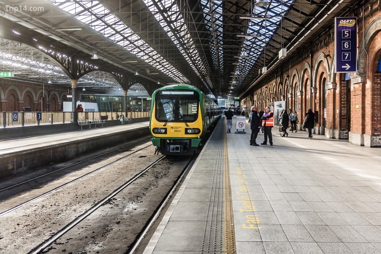 Xe lửa ở Connolly Station Dublin | © William Murphy / Flickr - Trip14.com