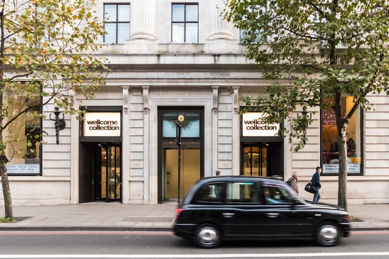 Tòa nhà Wellcome Collection trên đường Euston, London