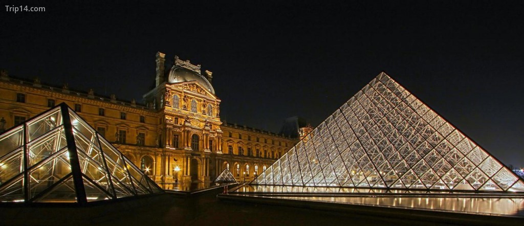 Kim tự tháp Louvre | © photophilde / Flickr - Trip14.com