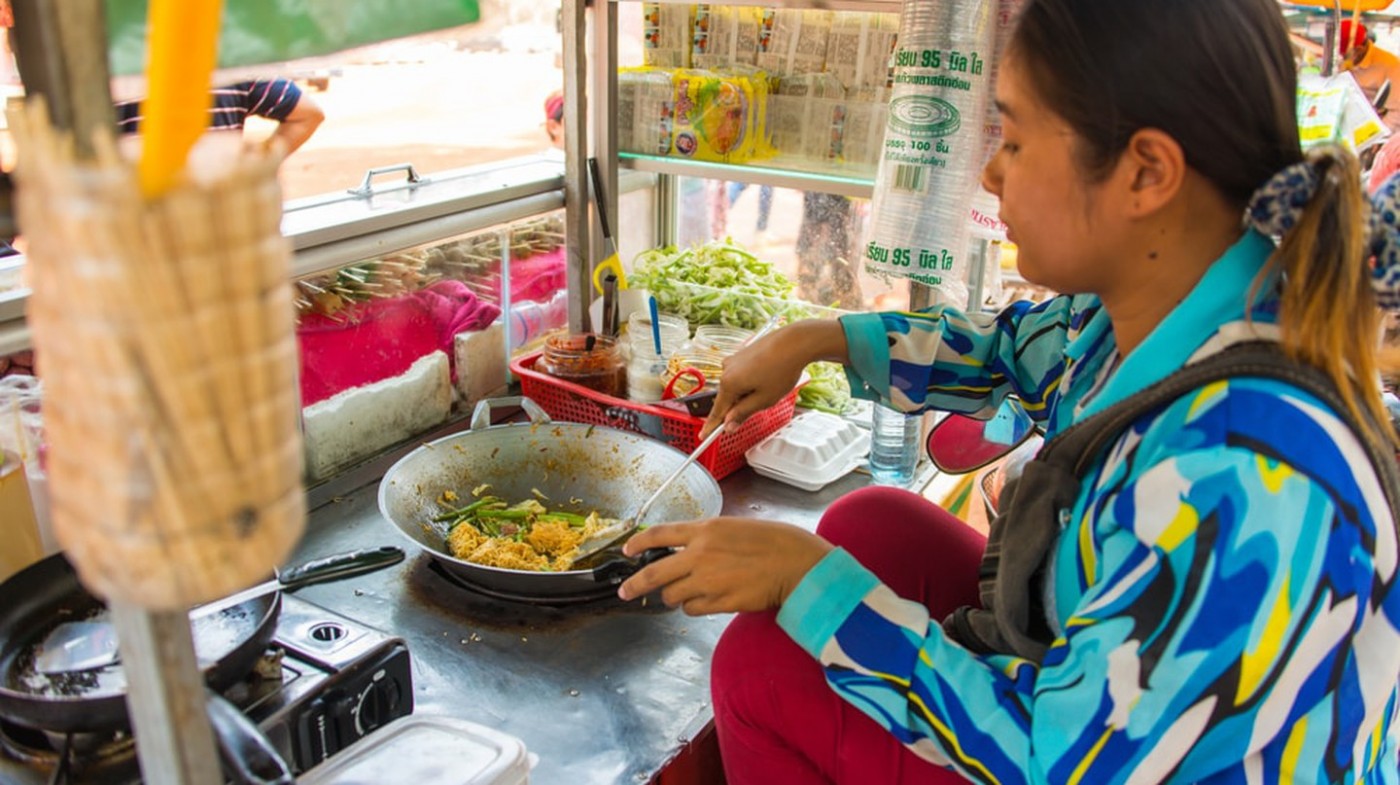 Các món ăn nhanh tốt nhất ở Campuchia có ở dạng xe đẩy đường phố.