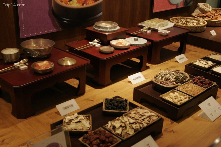 Đây là nơi có một trong những chợ đông dược lớn nhất và lâu đời nhất của Hàn Quốc