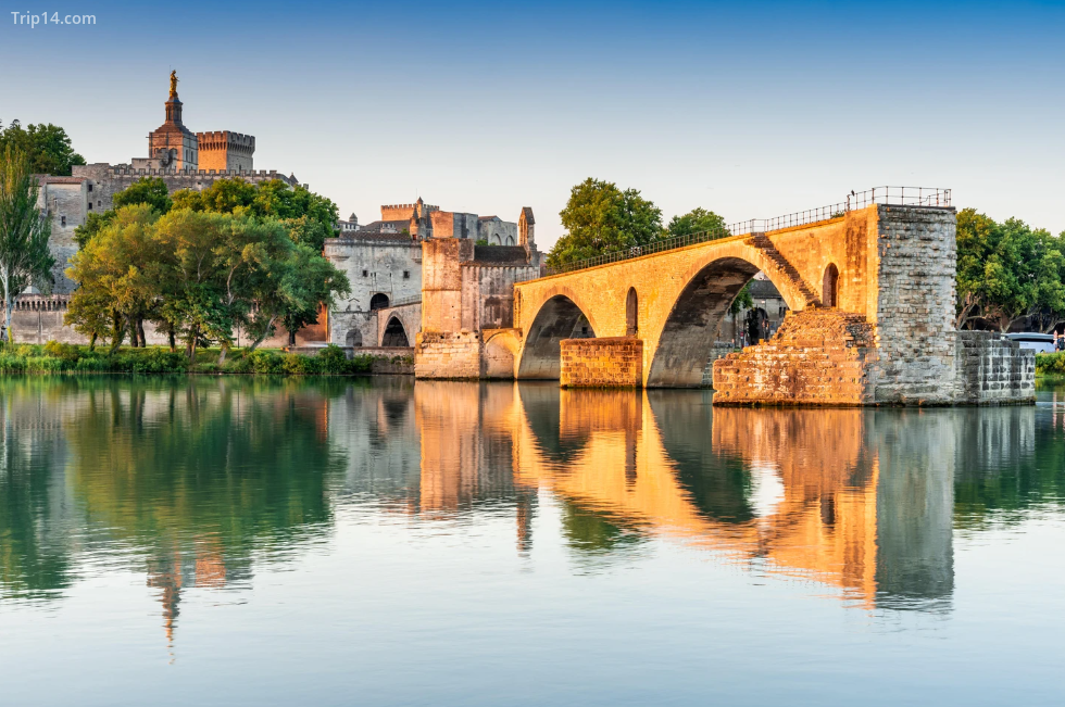 Những thị trấn đẹp nhất ở Provence, Pháp - Ảnh 11