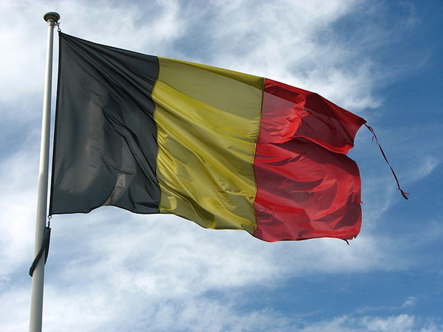 Du lịch Bỉ và quốc kỳ là một trải nghiệm tuyệt vời. Không chỉ được ngắm nhìn những địa điểm du lịch nổi tiếng như Bruges và Brussels, bạn còn có cơ hội tìm hiểu về quốc kỳ của Bỉ - một lá cờ được thiết kế cẩn thận và đầy ý nghĩa. Hãy cùng nhìn nhận bức tranh đẹp của quốc kỳ Bỉ, để có thể khám phá những bí mật tinh túy của nó.
