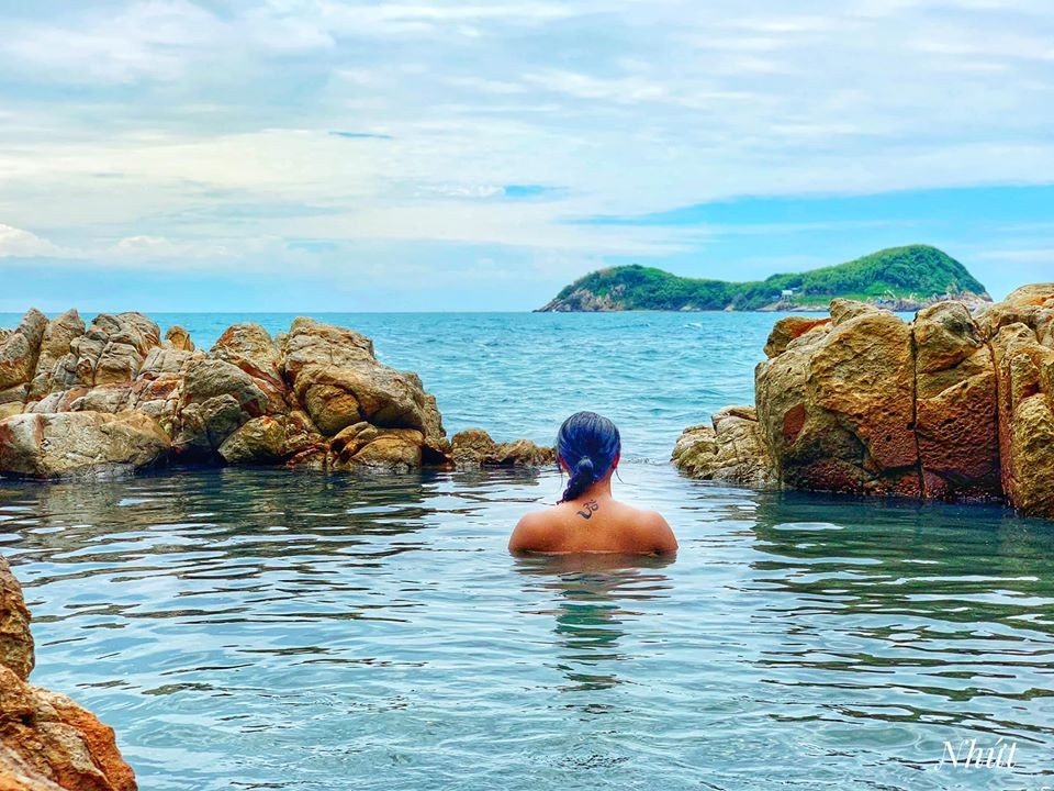 Khám phá hồ bơi bí mật ở Côn Đảo