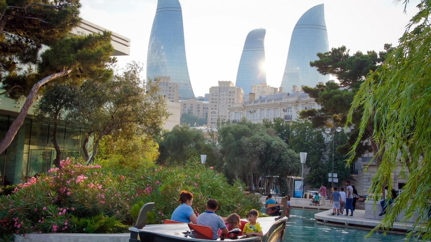 Mini Venice ở thủ đô Baku, Azerbaijan | © Kisov Boris / Shutterstock